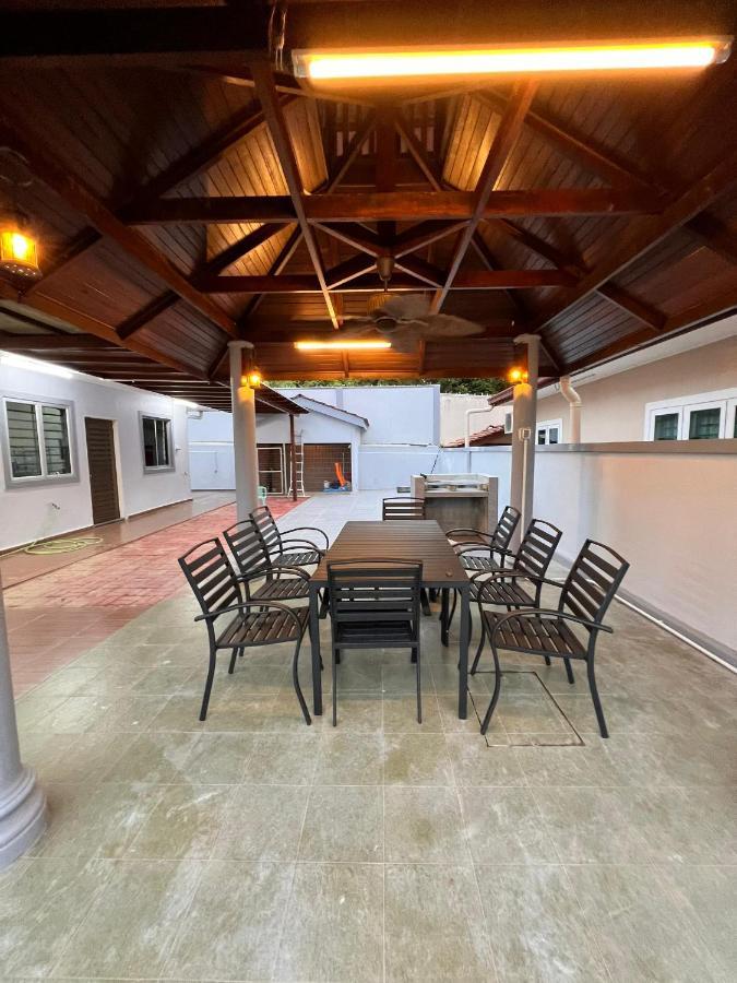 Bearbrick Homestay With Pool Port Dickson Eksteriør bilde